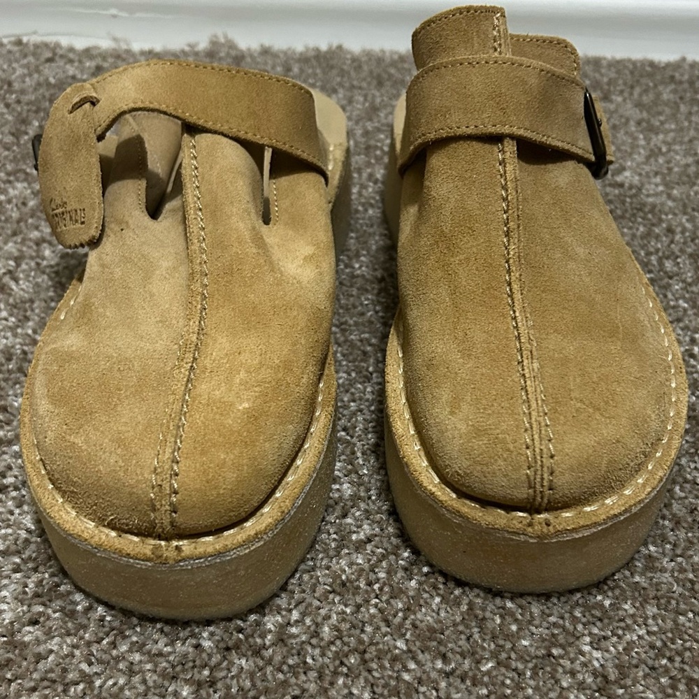 EUC Clarks Originals suede sliders Trek Wedge Mule - Picture 5 of 11